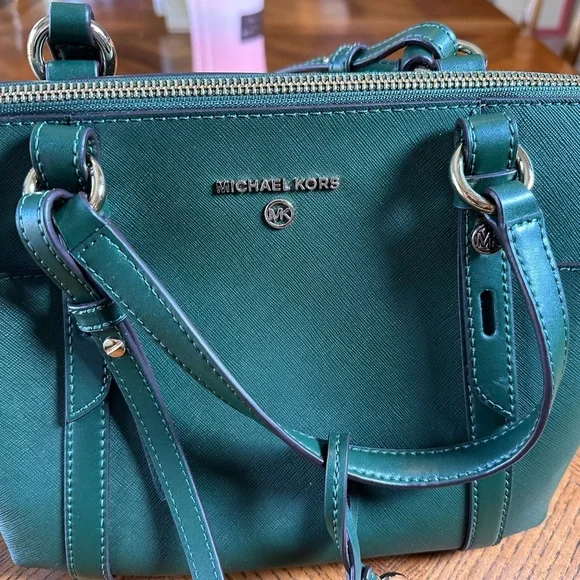 Michael kors purse - Picture 2 of 5